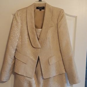 Larry Levine suit cream 2 piece